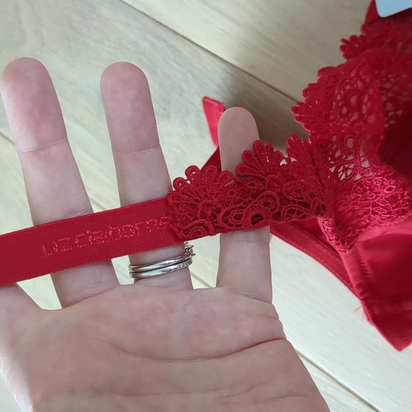 NWT Size 36C Liz Claiborne Red Bra Soft Touch Lining Full Support - Picture 11 of 12